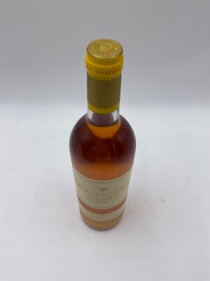 null 1 bottle CH. D'YQUEM, 1° cru supérieur Sauternes 1985.