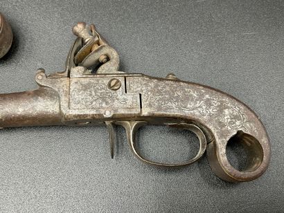 null Set of 2 flintlock pistols with forced bullet, all iron, traces of engravings,...