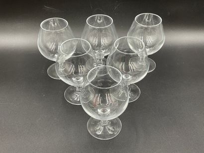 null Service de 6 verres à cognac en cristal, H. 12,5 cm (une égrenure sur un pi...