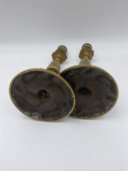 null Pair of bronze CANDLES decorated with hazel leaves and hazelnuts, 19th century,...