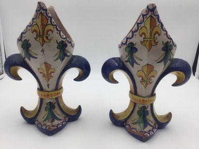 null ROUEN, Pair of earthenware flowerpots in the shape of lilies and polychrome...