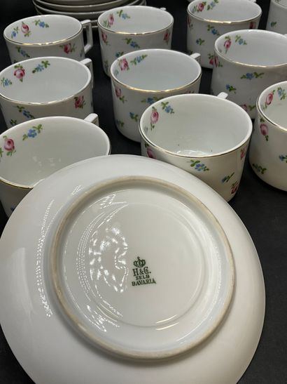 null Allemagne, Service à café en porcelaine de Bavière et à décor de fleurs composé...