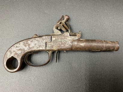 null Set of 2 flintlock pistols with forced bullet, all iron, traces of engravings,...