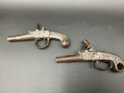 null Set of 2 flintlock pistols with forced bullet, all iron, traces of engravings,...