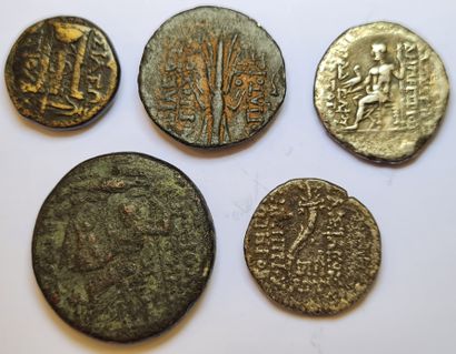 null Monnaie Grecque - Royaume SÉLEUCIDE - Lot de 5 monnaies : Antiochos II, Chalque,...