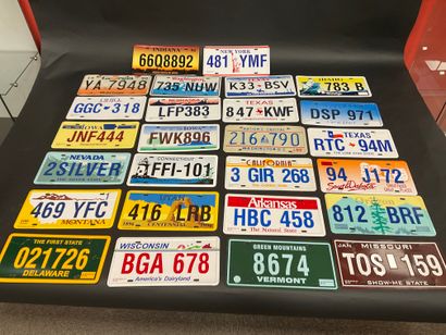 null Lot of 26 American license plates, some fake for decoration.