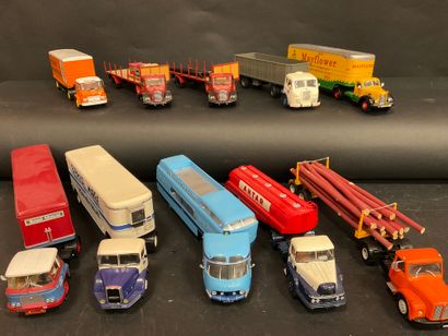 null Lot of 10 semi-trailers, scale 1/43.