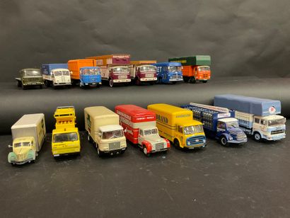 null Lot of 15 trucks, some advertising, scale 1/43