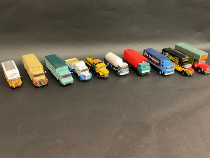 null Lot de 10 camions, certains publicitaires, échelle 1/43ème, métal et plasti...