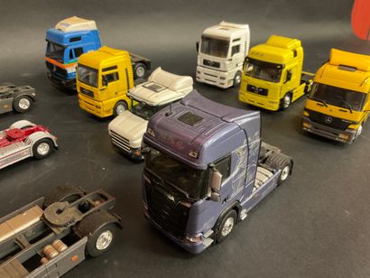 null Lote of 10 road tractors without trailers, scale 1/43, metal and plastic