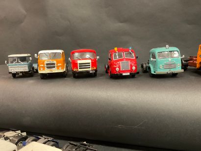 null Lot of 15 road tractors of the 50s - 60s, scale 1/43.