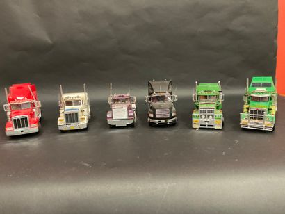 null set of 6 American plastic trucks, scale 1/24 (used condition and small acci...