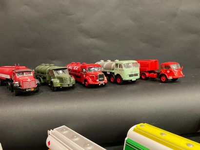 null Lot of 9 carriers and semi-trailers, scale 1/43.