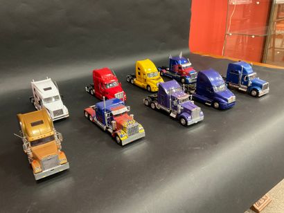 lot of 9 American trucks, scale 1/32, mostly...