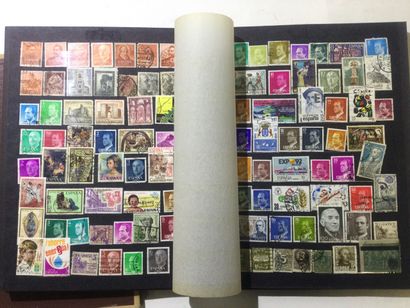 null ALBUM de timbres étrangers oblitérés, principalement seconde moitié du XXème,...