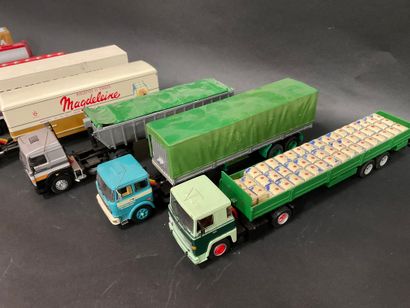 null Lot of 10 road tractors with their trailers, some advertising, scale 1/43, metal...