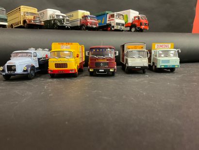 null Lot of 11 trucks, some advertising, scale 1/43