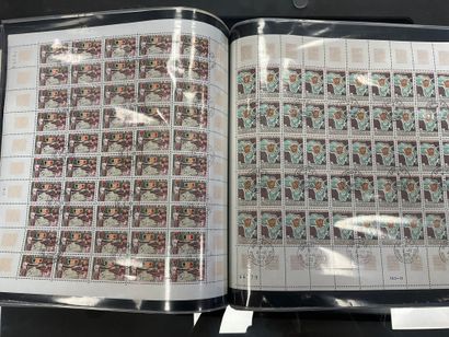null Classeur contenant environ 105 planches de timbres neuves et oblitérés, principalement...