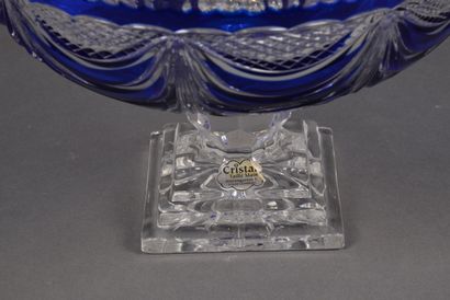 null Cristallerie de LEMBERG, Fruit cup in cut crystal and blue colored, H. 22 cm,...