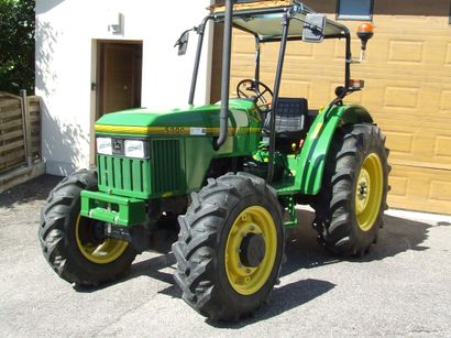 null Tracteur JOHN DEER 5300, de Genre TRA, Type CS35300, Puissance administrative...