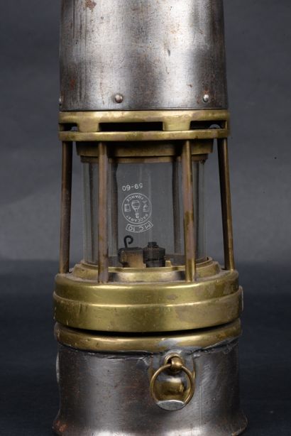 null Lampe à huile de Mineur , verrerie de Baccarat, H. 31 cm