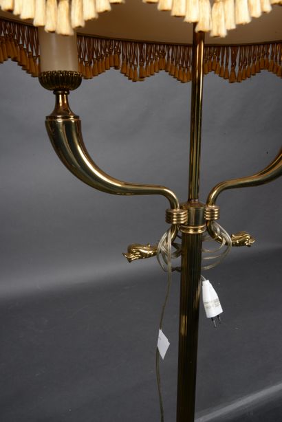 null Floor lamp with two lights in brass, fluted shaft, H. (with shade) 175 cm