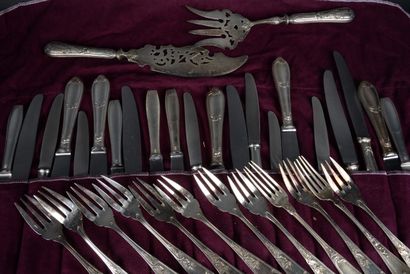 null ERCUIS: 10 soup spoons, 10 forks, 10 knives, 8 Mazagran spoons, 8 knife holders.
ALFENIDE:...