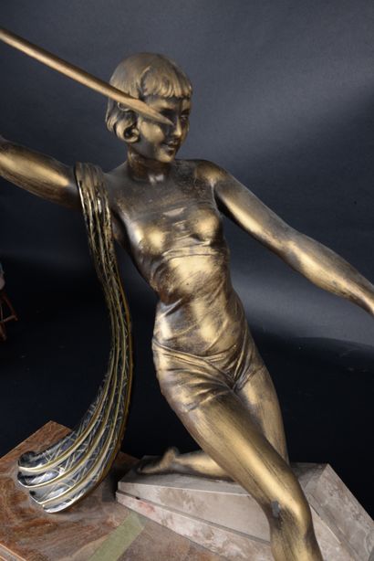 null J. DAUVERGNE (XIX-XX), Diane chasseresse, sculpture en régule à patine polychromée,...