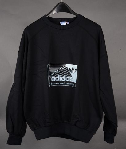 null ADIDAS model CALDWELL, black round-neck sweatshirt, T FR 168