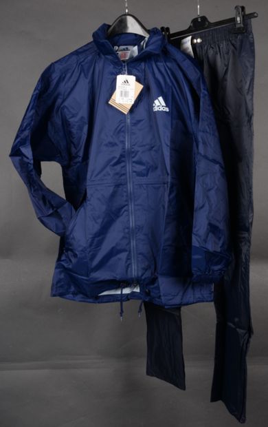 null ADIDAS, waterproof set comprising an ADASCAP jacket (S FR 168) and navy jogging...