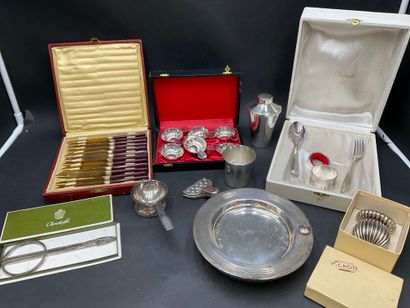 null CHRISTOFLE silver plated lot including : Tea strainer, napkin rings, tumbler,...