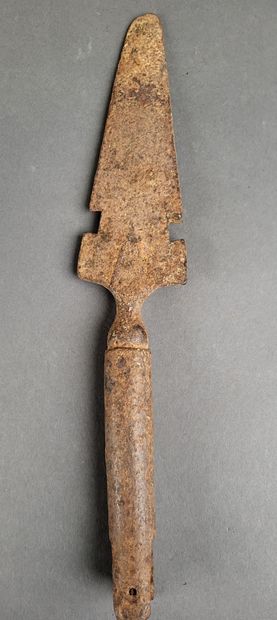 null Ancienne pointe de lance à douille, époque XV/XVI ème siècle, L. 33 cm
