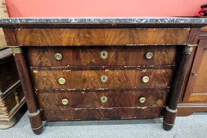 null Empire-style chest of drawers in wood and mahogany veneer, opening with 4 drawers,...