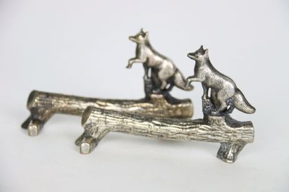 null 12 silver plated knife holders in animal form (Woodland animals on trunks: fox,...