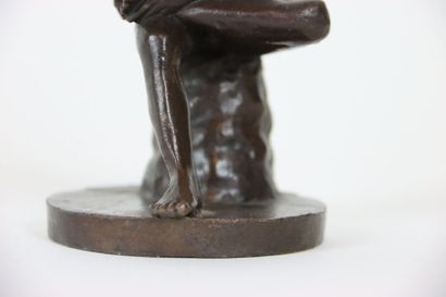 null Bronze subject, modern edition representing The Thorn Shooter H : 10 cm