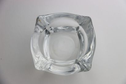 null DAUM. DAUM engraved crystal pocket. Dimensions: 12 x 6 cm