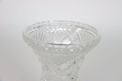 null Set of 3 pieces of cut crystal including a large vase on pedestal (Height: 23...