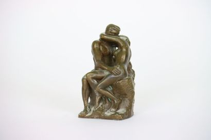 null Bronze subject representing "The Kiss" (after the work of Auguste Rodin). Modern...