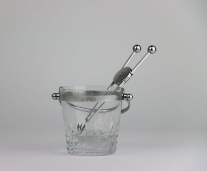 BACCARAT. Small bucket with ice in crystal...
