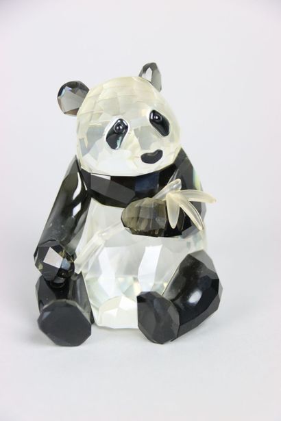 null SWAROVSKI, Two pandas, crystal, signed. Maximum height: 9,5 cm. In its original...