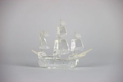 null SWAROVSKY. Crystal subject representing the boat Santa Maria. Size: 10 cm