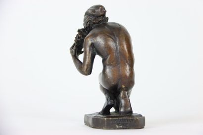 null Subject in bronze, modern edition, representing the Young Fisherman with a shell,...