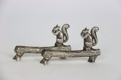 null 12 silver plated knife holders in animal form (Woodland animals on trunks: fox,...