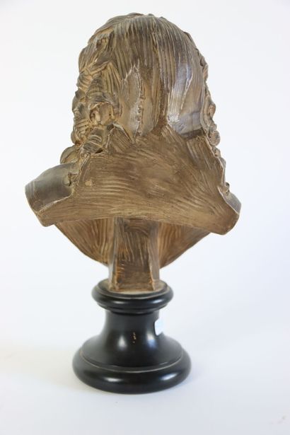 null Reproduction after Jean Jacques CAFFIERI (1725-1792). "Voltaire". Bust in resin...