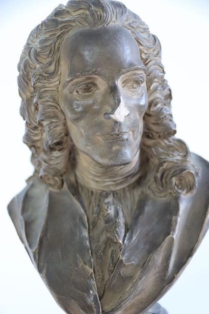 null Reproduction after Jean Jacques CAFFIERI (1725-1792). "Voltaire". Bust in resin...