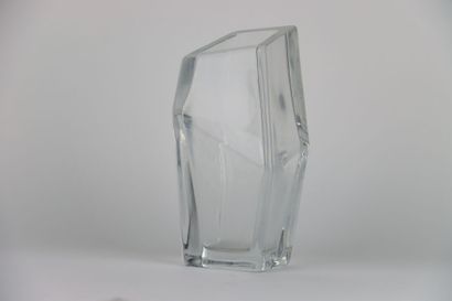 DAUM. Crystal vase. Height: 27cm