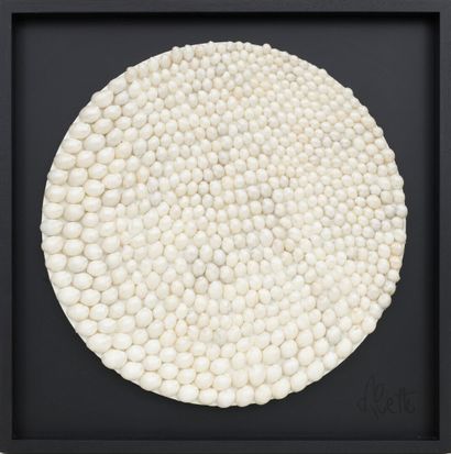 Aliette DUROYON (1970) The precious

2022

Pure and pearly shells

50 x 50 cm