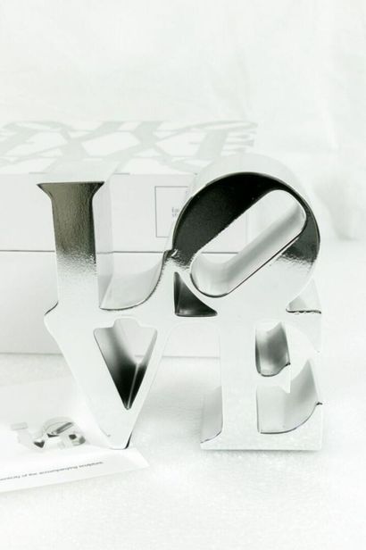 Robert INDIANA (d'après) (1928-2018) "Love, 2018
Painted resin
Edition of 500
Numbered

In...