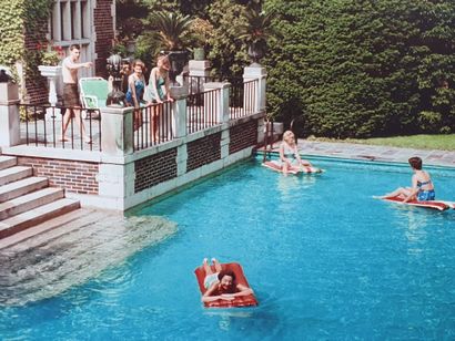 Slim Aarons (1916-2006) "Family Pool
"Christmas Swim
Edition of the year 2010
Titled...