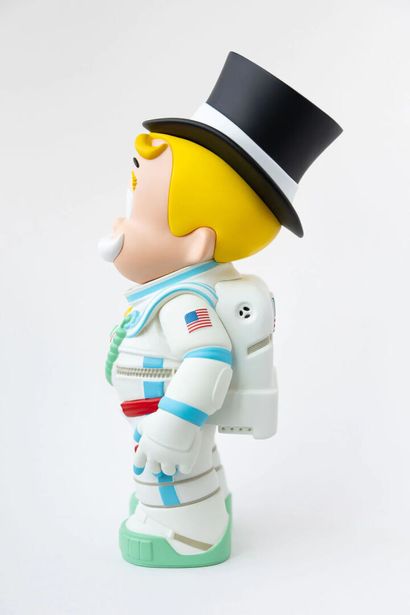 ALEC MONOPOLY (né en 1986) "Spaceman Richie, 2023
Painted vinyl 
Height: 30 cm

Space...